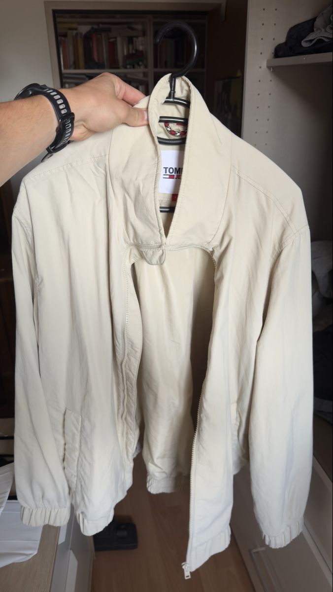 Tommy Hilfiger Giacche: Tommy Jeans Jacket beige size L good condition – Nuovo (secondo la descrizione) da Solothurn venduto da alv_vdz8