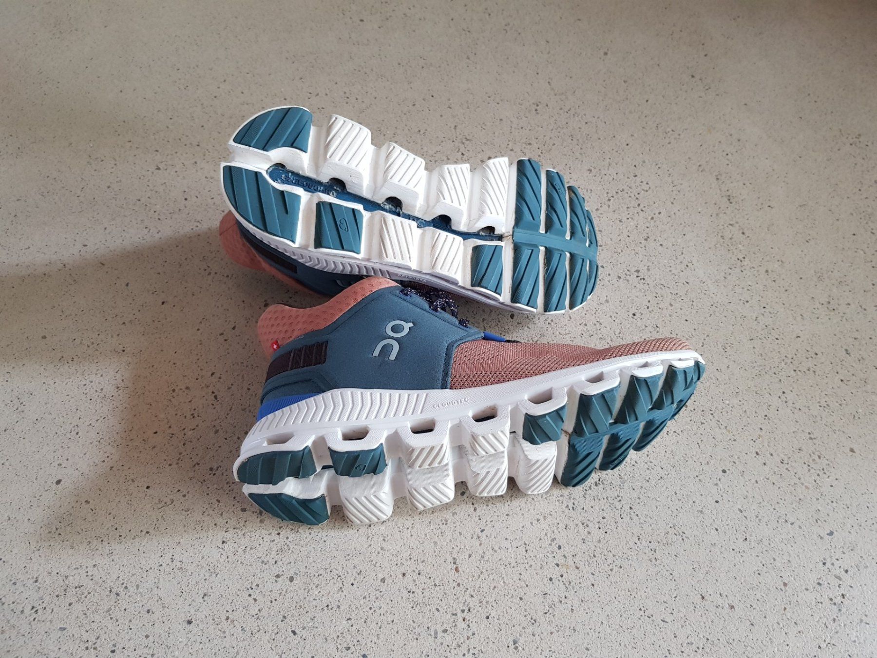 On Damenschuhe: On Cloudtec Laufschuh Grösse 42 – Gebraucht aus Basel von fafa68 5