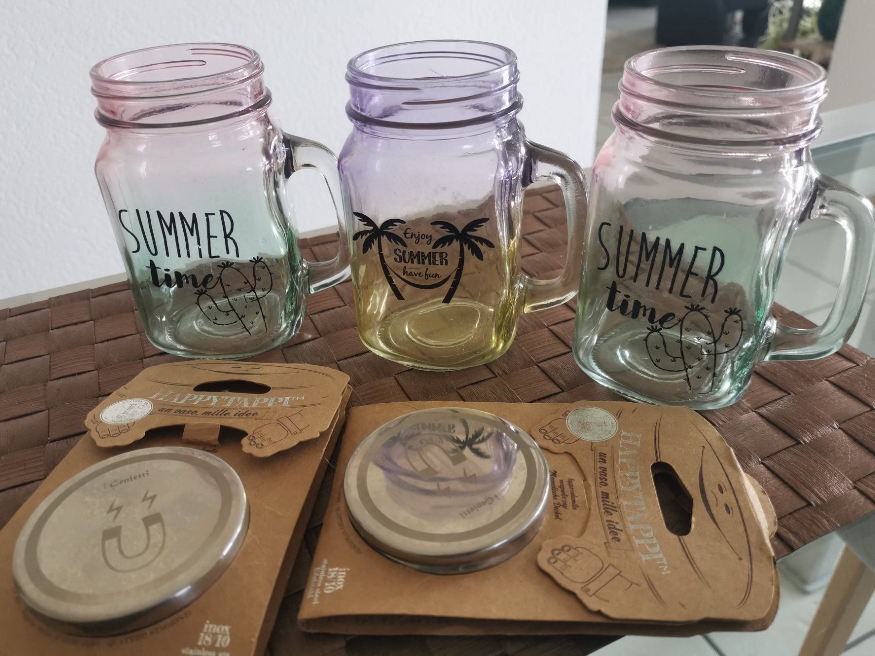 Bicchieri: Trois bocaux en verre avec anse – Nuovo (secondo la descrizione) da Courtepin venduto da Marisou2