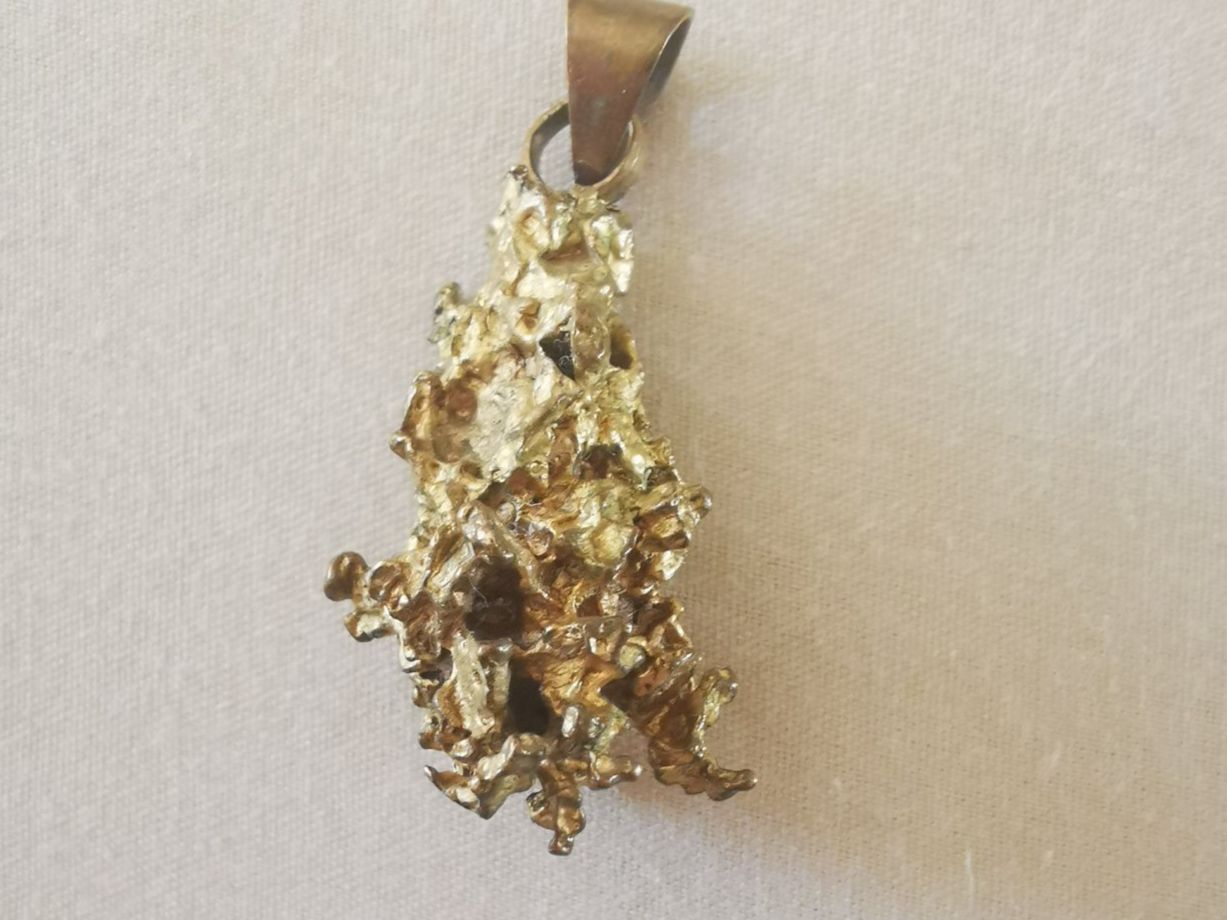 Edelmetalle: Pendentif pépite, forme irréguliere – Gebraucht aus Courtepin von Fin_dj7p