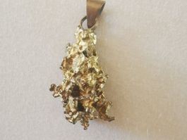 Pendentif pépite, forme irréguliere