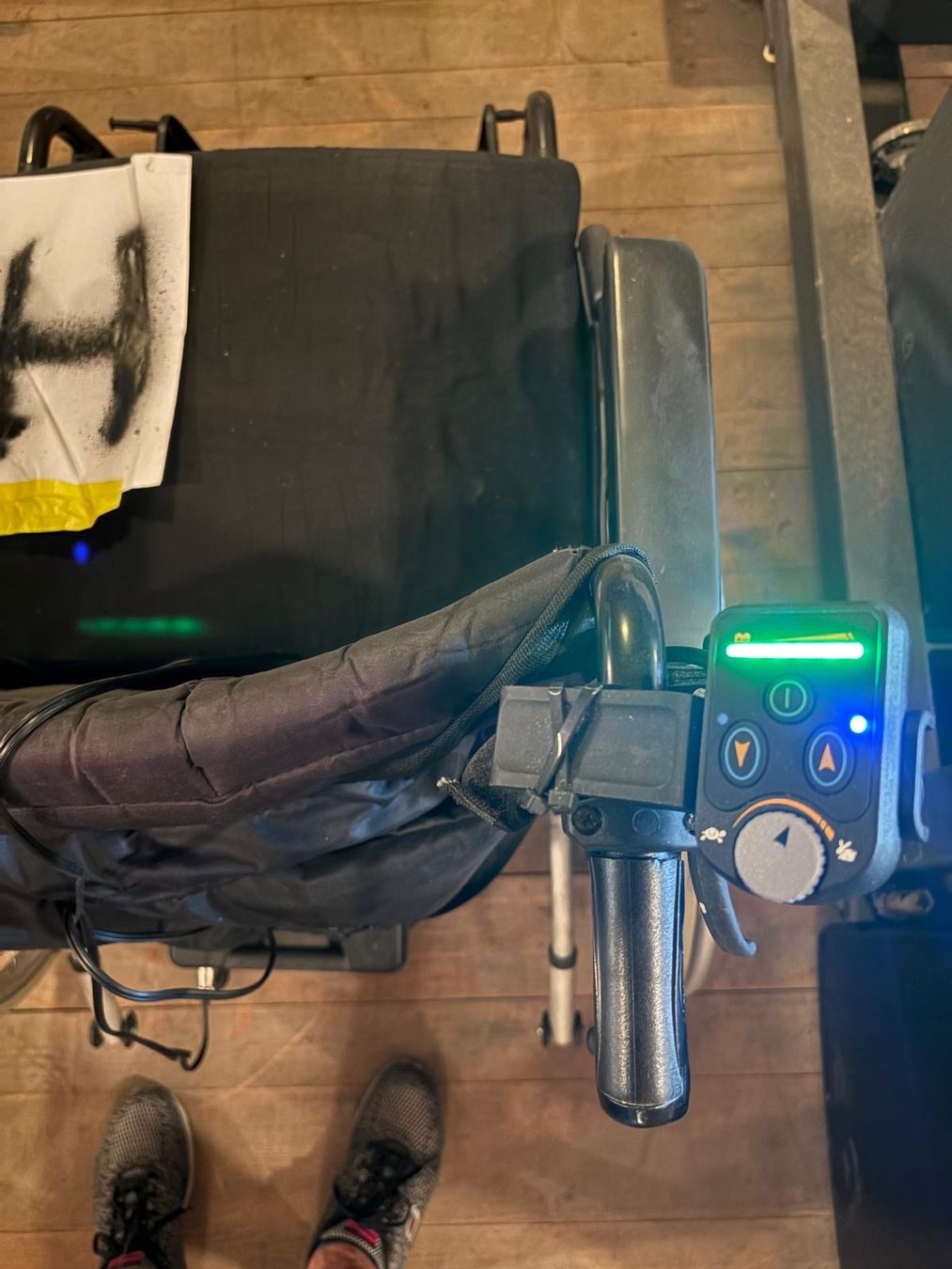 Rollstühle: Elektrorollstuhl mit Ladegerät – Gebraucht aus Visp von mbb_xs75 2