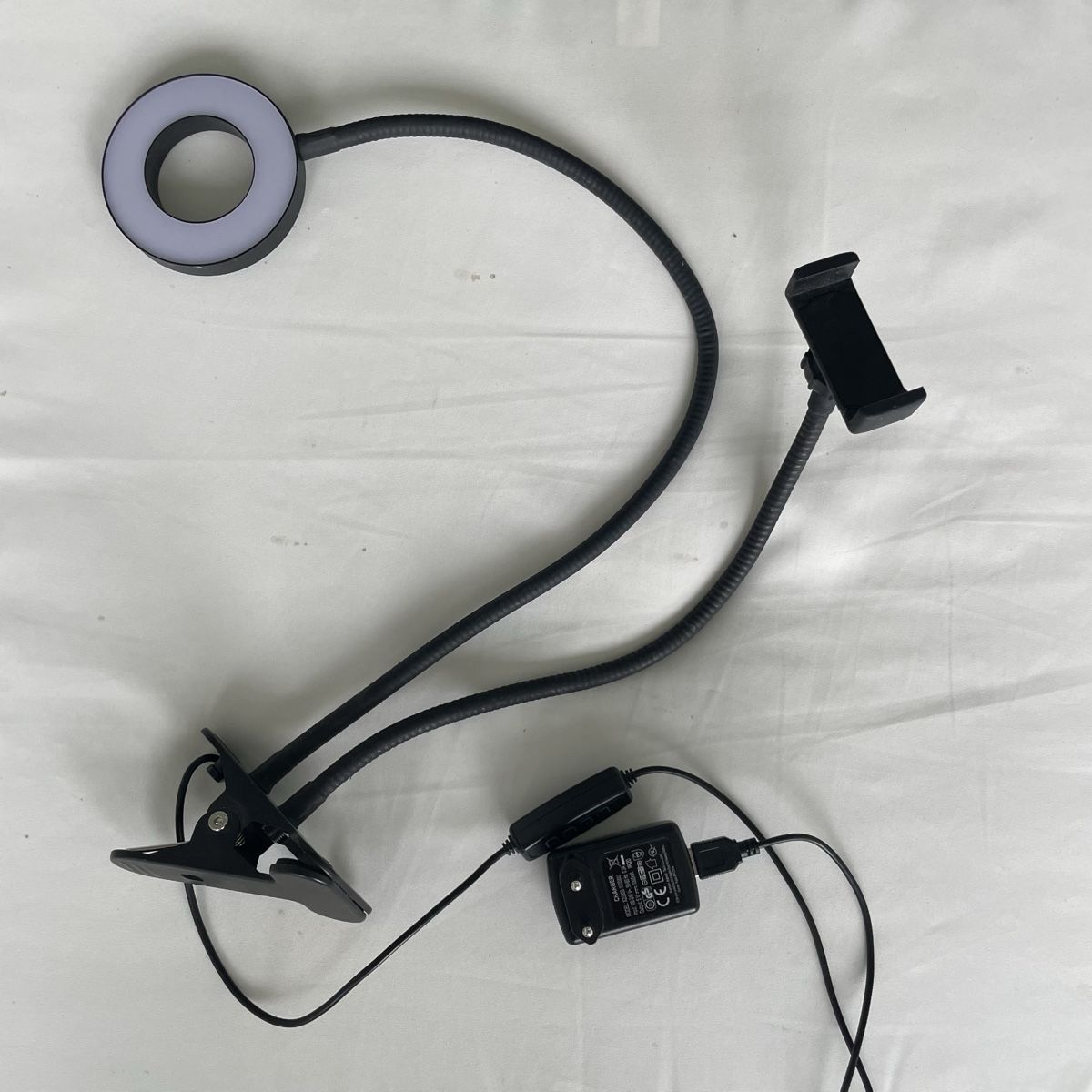 Lampen: Tisch ringlight – Gebraucht aus Utzenstorf von beatrice.ch