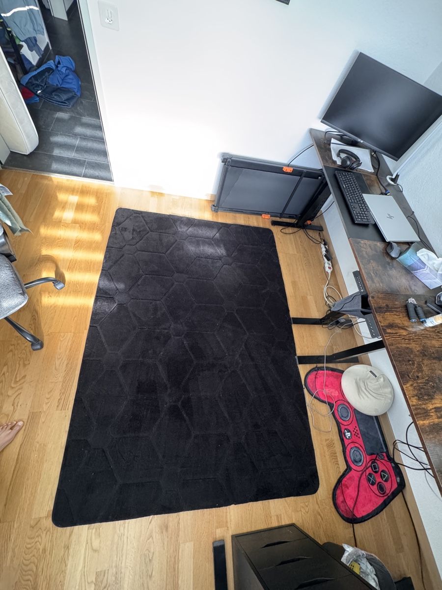 Teppiche: Office carpet black 140 x 200 – Gebraucht aus Studen BE von nou_2tgw