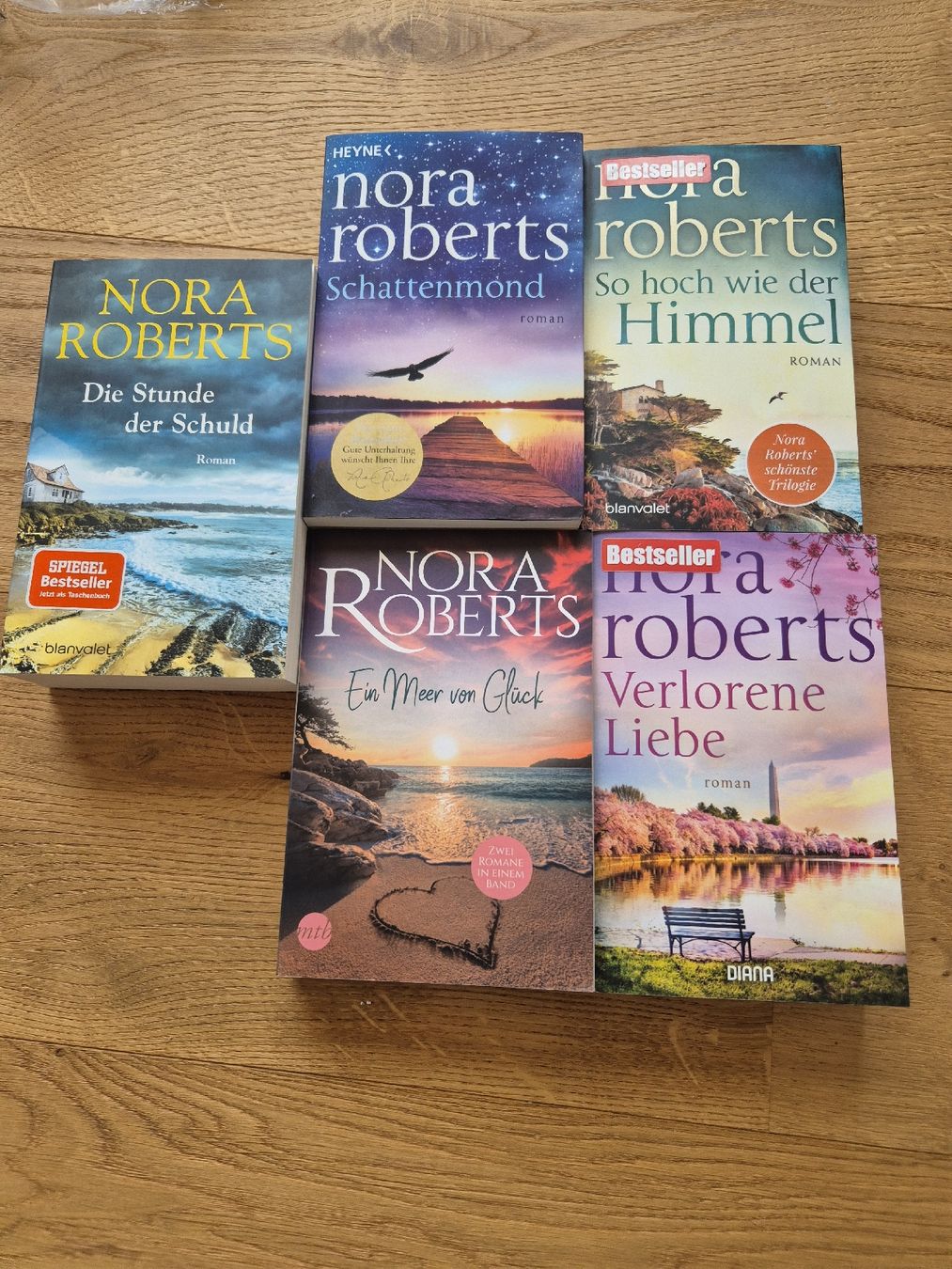 Libri: Nora Roberts Paket – Usato da Schwarzenburg venduto da Esja02