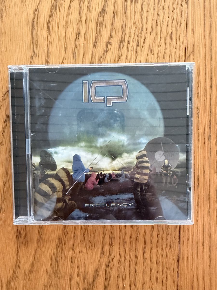 CDs: IQ: Frequency CD Progressive Rock (2009) – D'occasion à Hünenberg par Paddels
