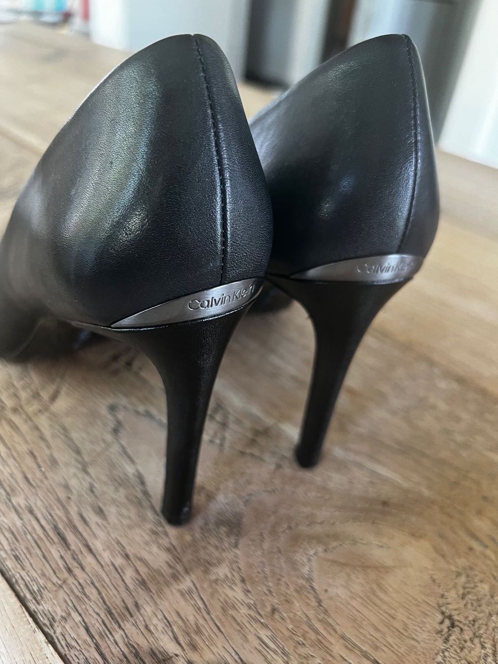 Calvin Klein Chaussures femmes: Schwarze Calvin Klein Pumps – D'occasion à Chur par MarcusinChur 2