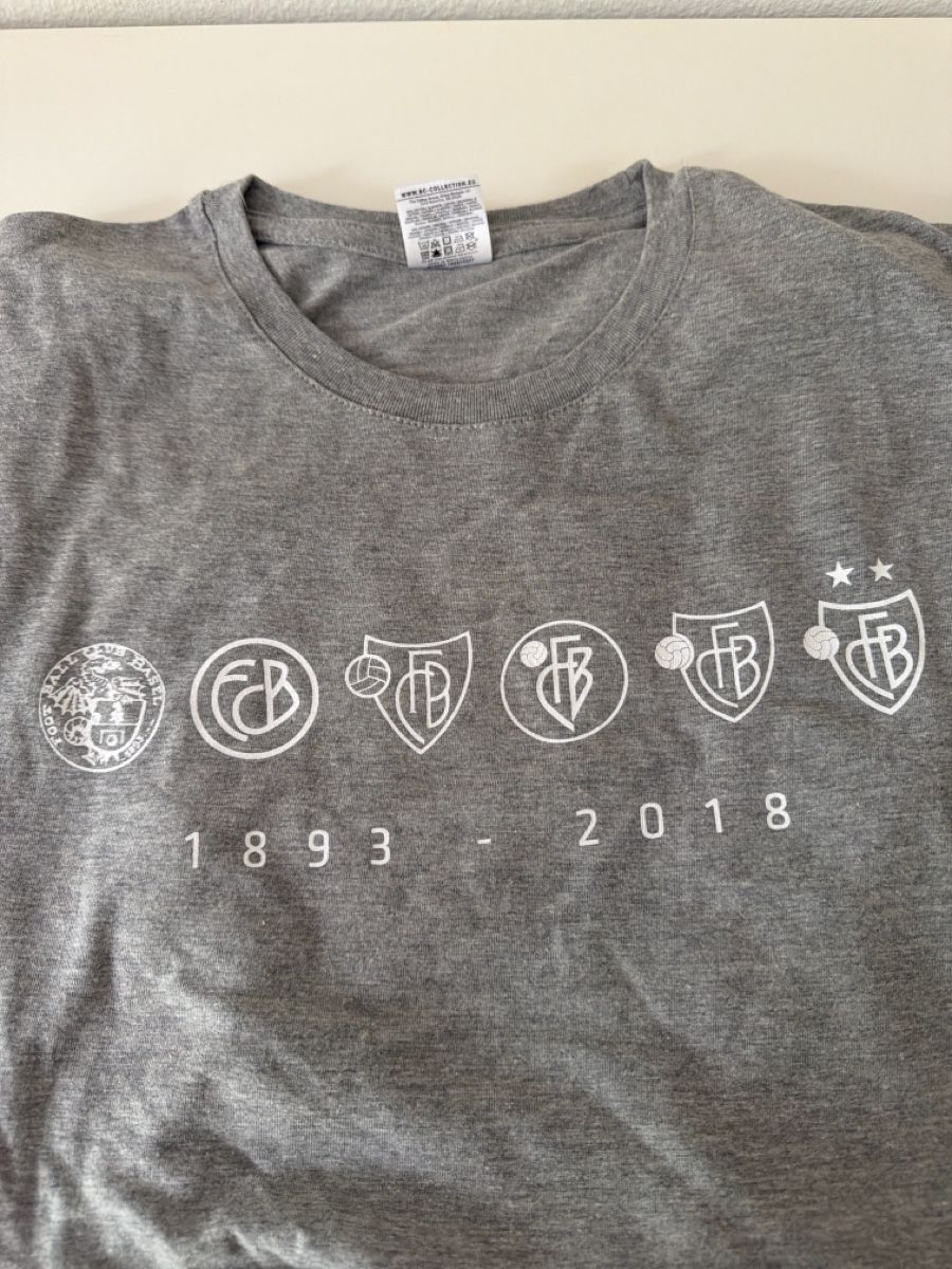FC Basel T-shirt: 1893-2018 FC Wappen – Nuovo (secondo la descrizione) da Gelterkinden venduto da LPKAL