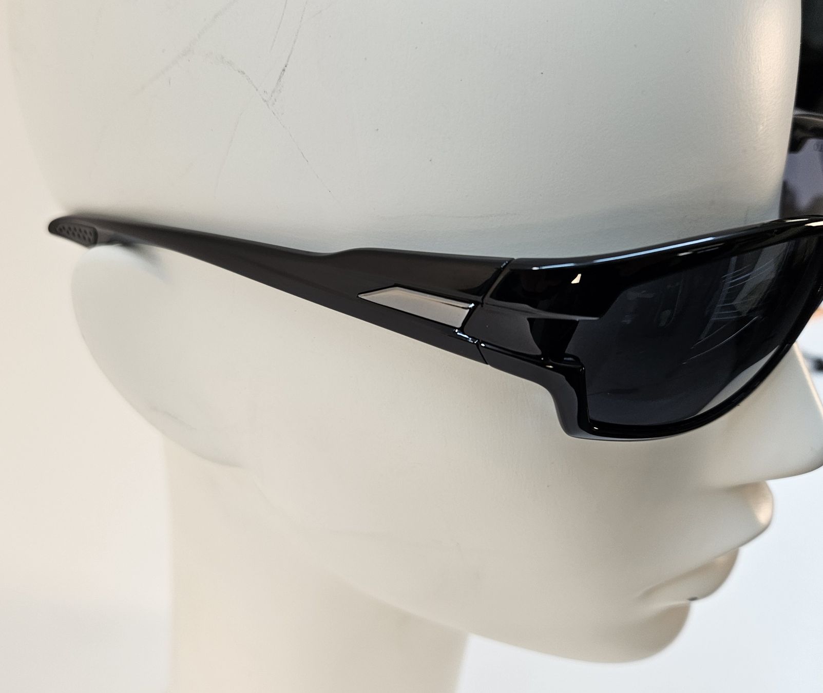 Brillen & Gläser: Sonnenbrille von Xiello "Neu" – Neu und originalverpackt aus Uster von esko.swiss 2