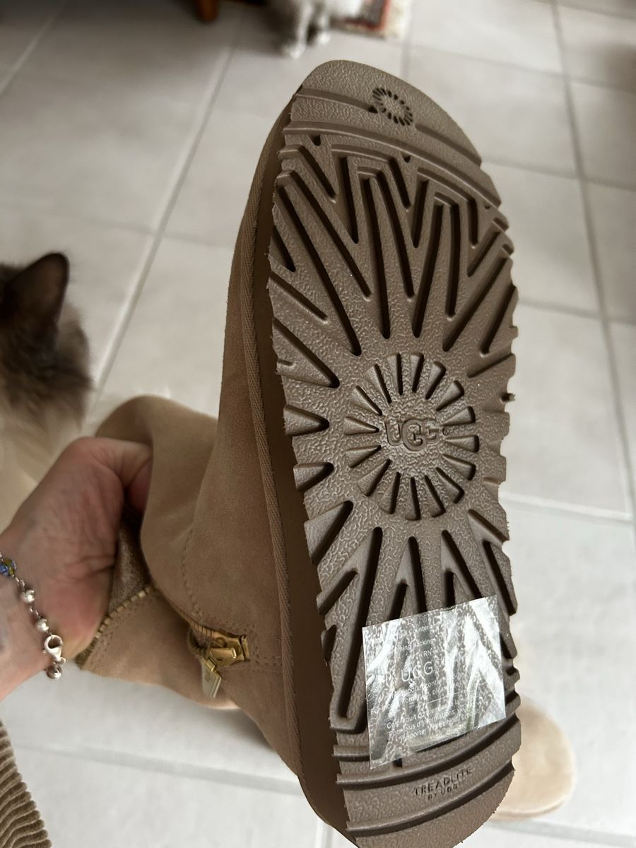 Ugg Scarpe da donna: Neue Uggs Grösse 37 – Nuovo (secondo la descrizione) da Winterthur venduto da Sunshineandrain 3
