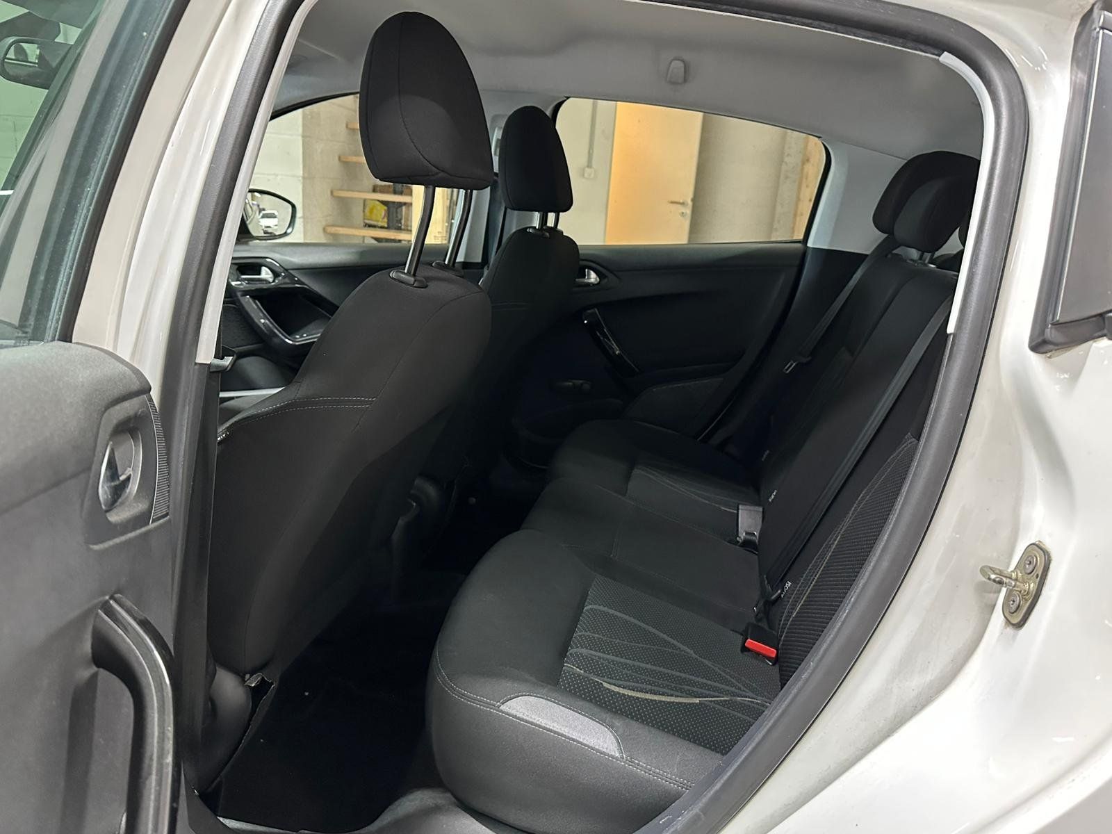 Peugeot Autos: PEUGEOT 208 1.2 VTI Access – Gebraucht aus Aclens von sobacopeludo 7