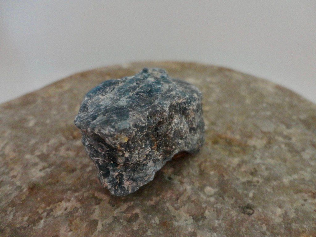 Minerali & Pietre curative: Apatit roh Heilstein – Nuovo (secondo la descrizione) da Biberist venduto da Steine 1
