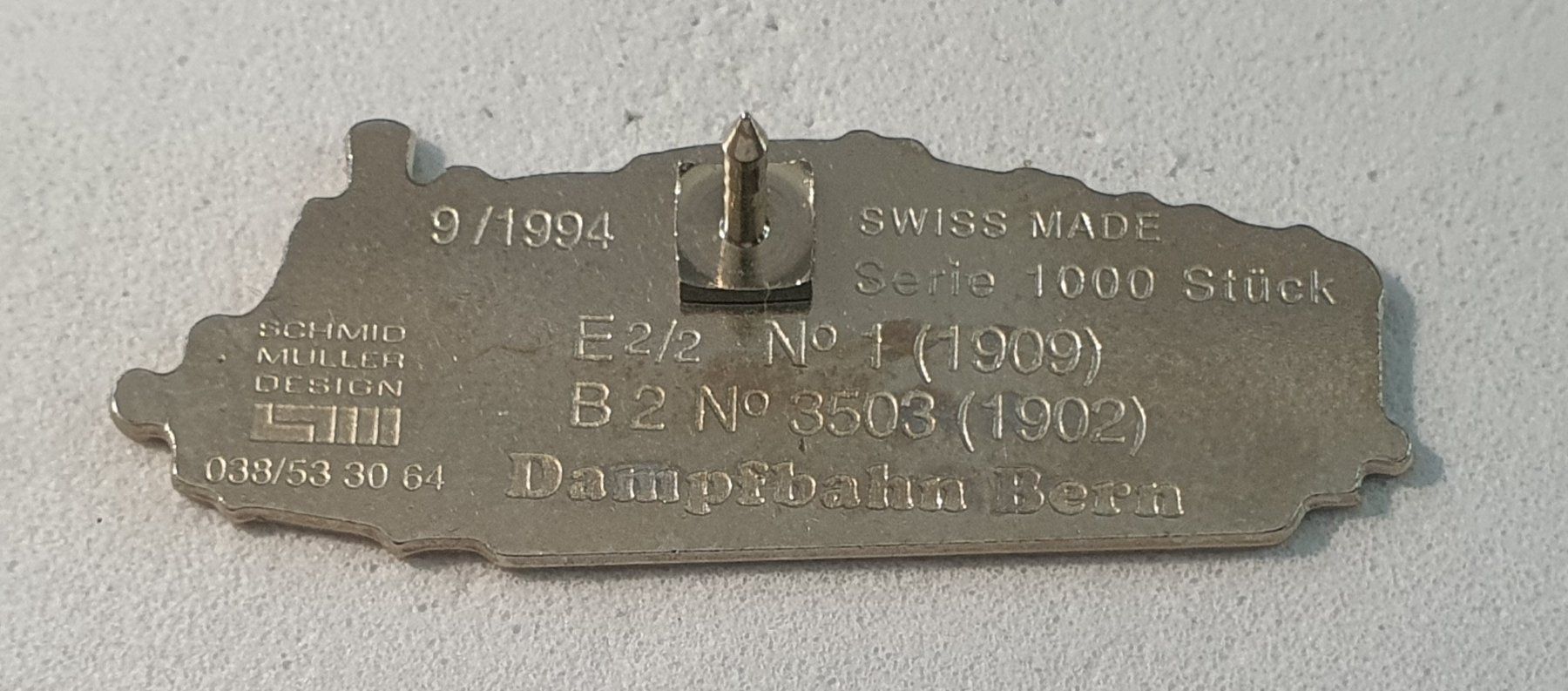 Plaketten & Abzeichen: AA009 - Schmid Müller SWISS Made Design Pin Dampfbahn Bern – Gebraucht aus Reinach BL von Boston-Verkauf 1