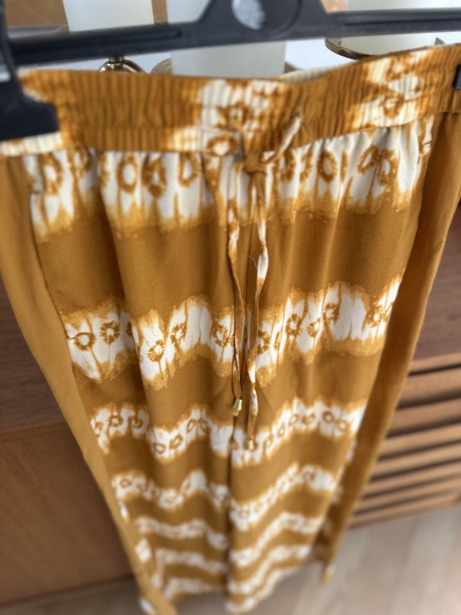 H&M Pantaloni: Sommerhose senfgelb H&M – Usato da Zürich venduto da PuraVida111 1