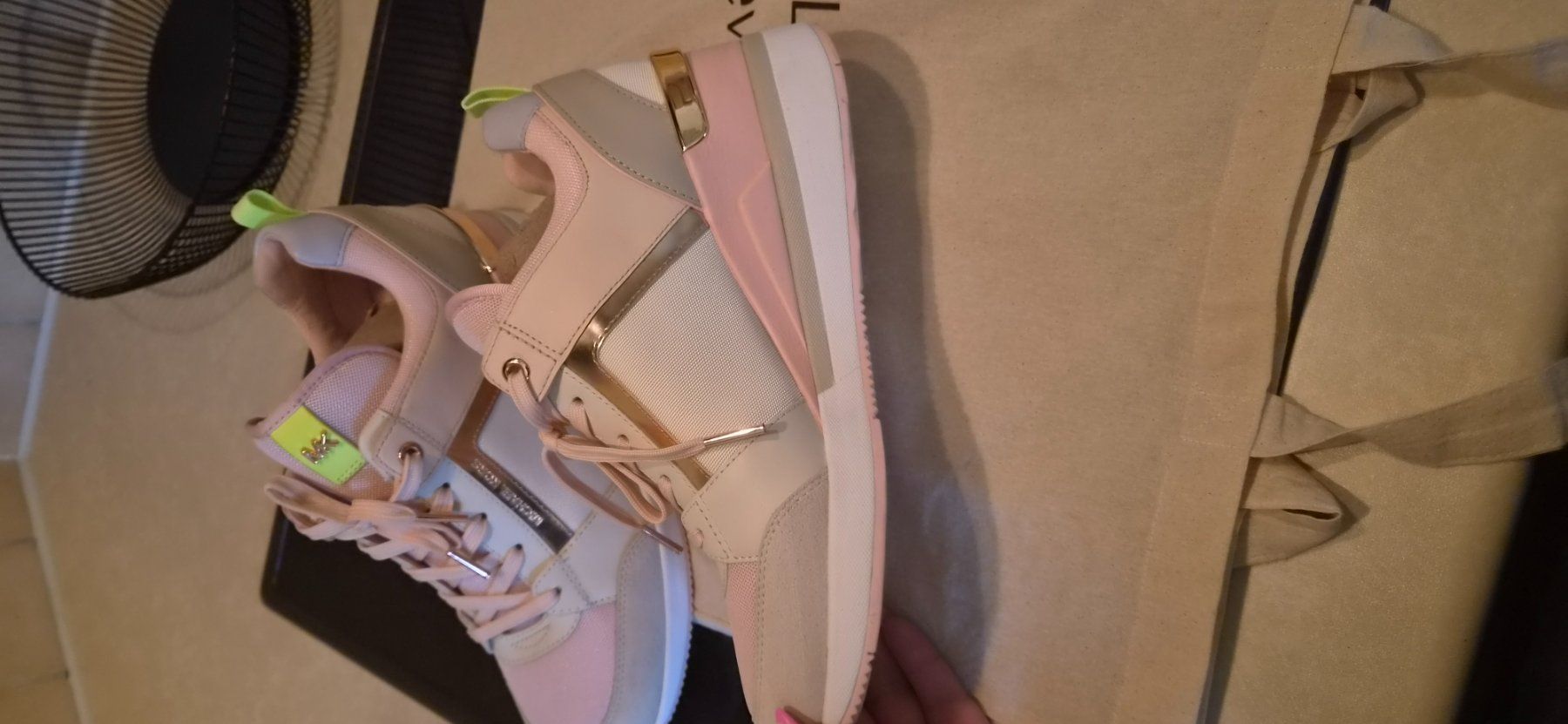 Michael Kors Scarpe da donna: Chaussure compensé Michael Kors – Usato da Sonceboz-Sombeval venduto da ser_7cxw 4