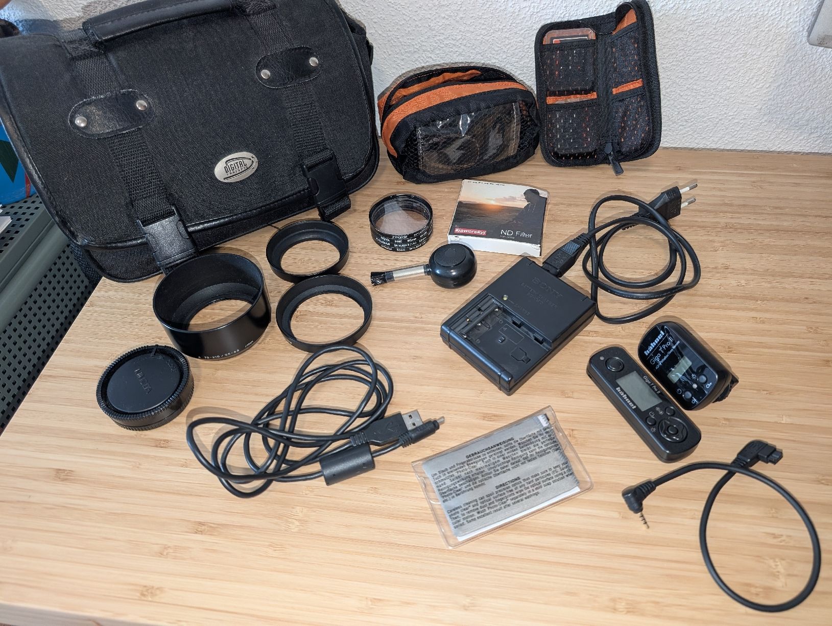 Sony Fotocamera: Sony alpha 350 with 3 lenses – Usato da Bern venduto da ali_6sbh 2
