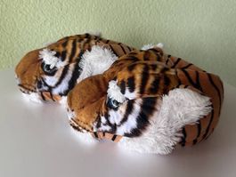 WEICHE „TIGER“ HAUSSCHUHE - Grösse 28 / 29