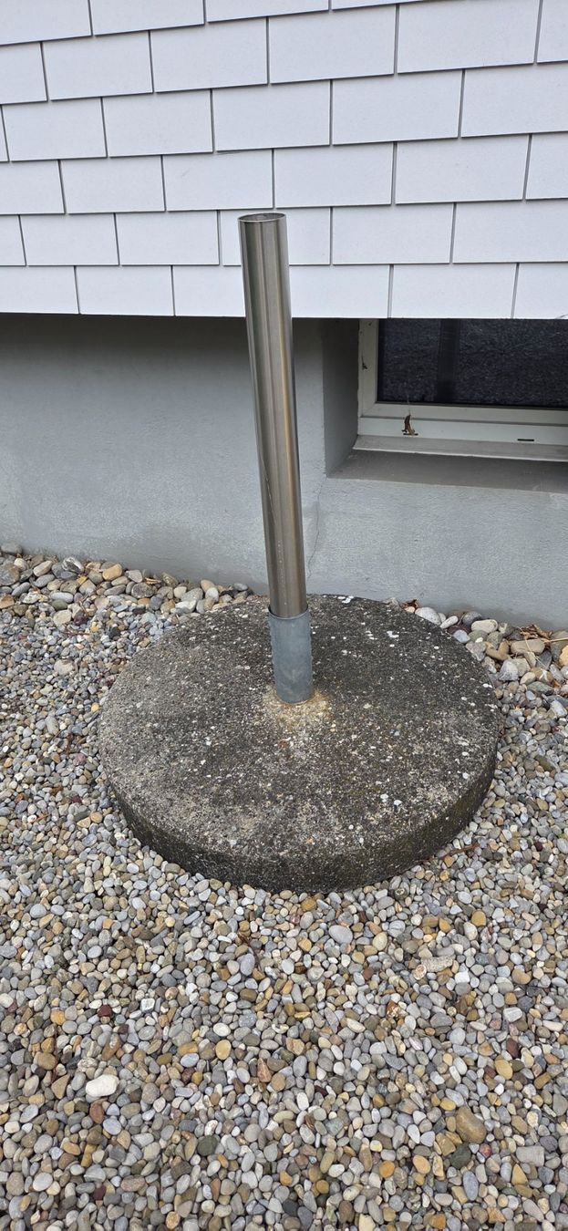 Ombrelloni: Sonnenschirm- Stewi Ständer – Usato da Rickenbach b. Wil venduto da Handwerker03