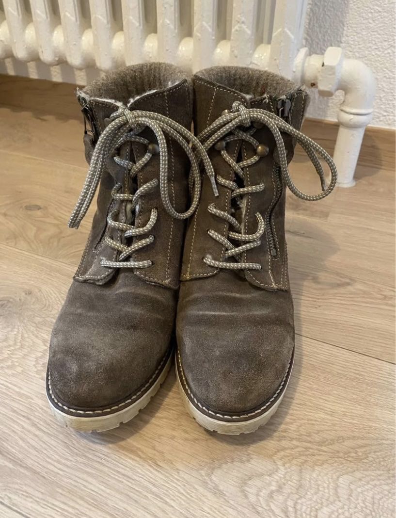 Tamaris Scarpe da donna: Winterstiefel Tamaris 39 – Usato da Biel/Bienne venduto da van_6qsl 2
