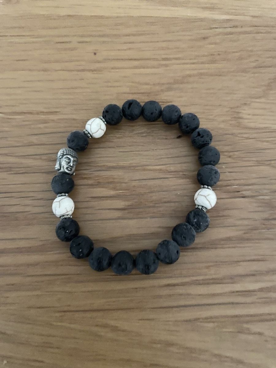 Armbänder & -reifen: Buddha-Armband, Lavastone – Gebraucht aus aarau von A.Naef