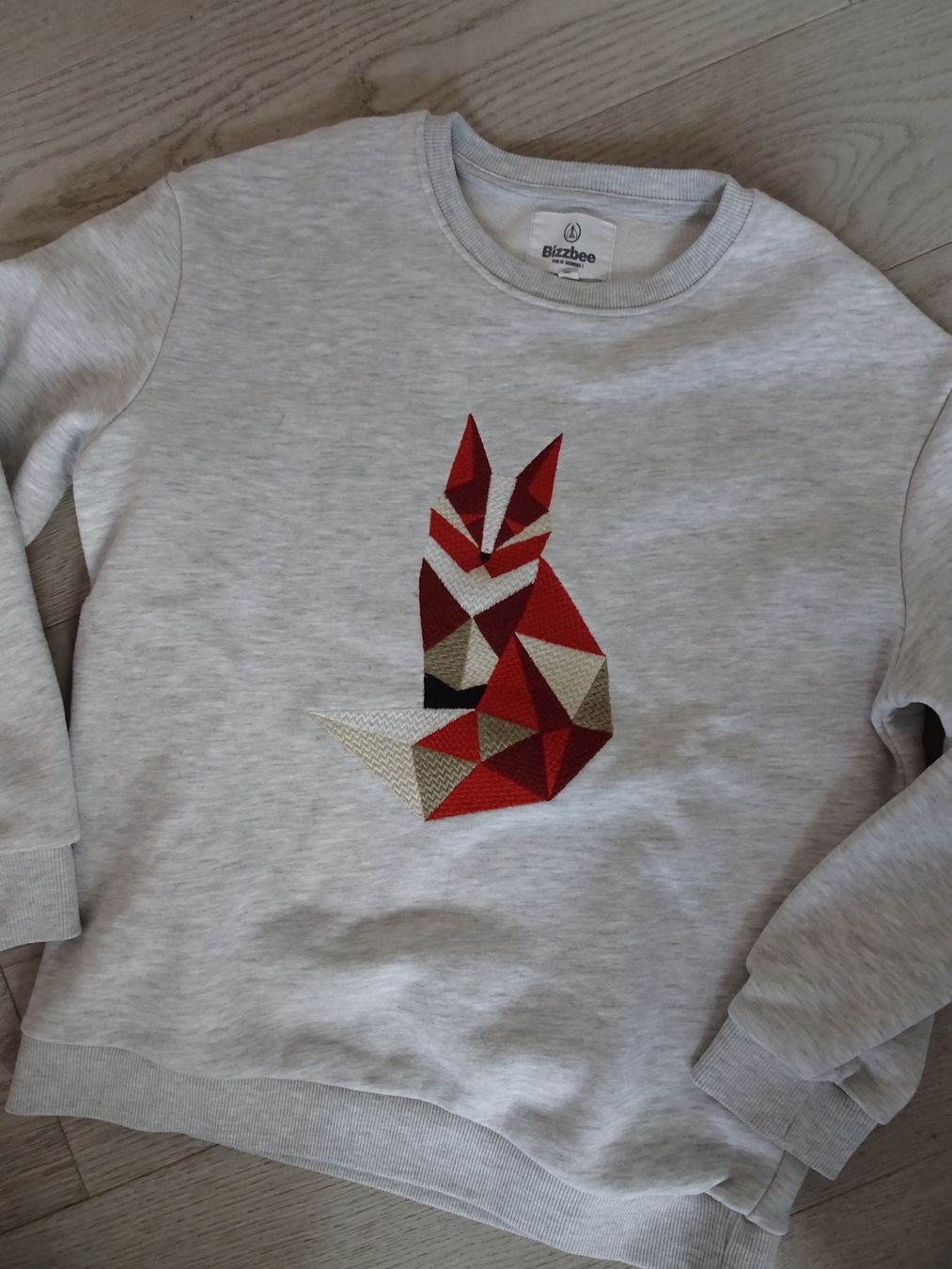 Maglioni & Felpe: Sweatshirt 100 % Baumwolle grau mit Fuchs Gr. M – Nuovo (secondo la descrizione) da Winterthur venduto da Riiita