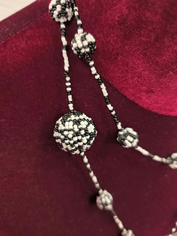 Catenine: Kette Schwarz Weiss – Usato da Rüti ZH venduto da Restwert_Rueti_ZH 1