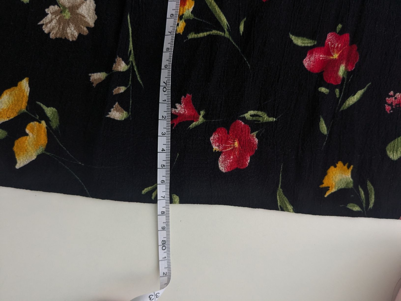 Gonne: Rock mit Blumenmuster schwarz Grösse 42 Rayon  – Usato da Rorschach venduto da olg_5qq2 5
