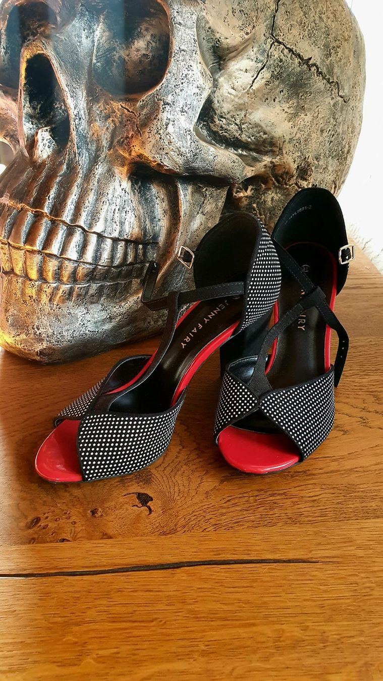 Scarpe da donna: High Heel Pumps – Nuovo (secondo la descrizione) da Guschelmuth venduto da Yamms