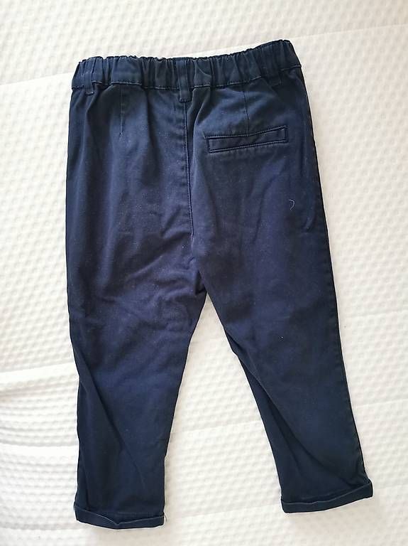 Pantaloni: Stoffhose dunkelblau Primark, Gr. 92 – Usato da Dietikon venduto da Sandra_Luka 1