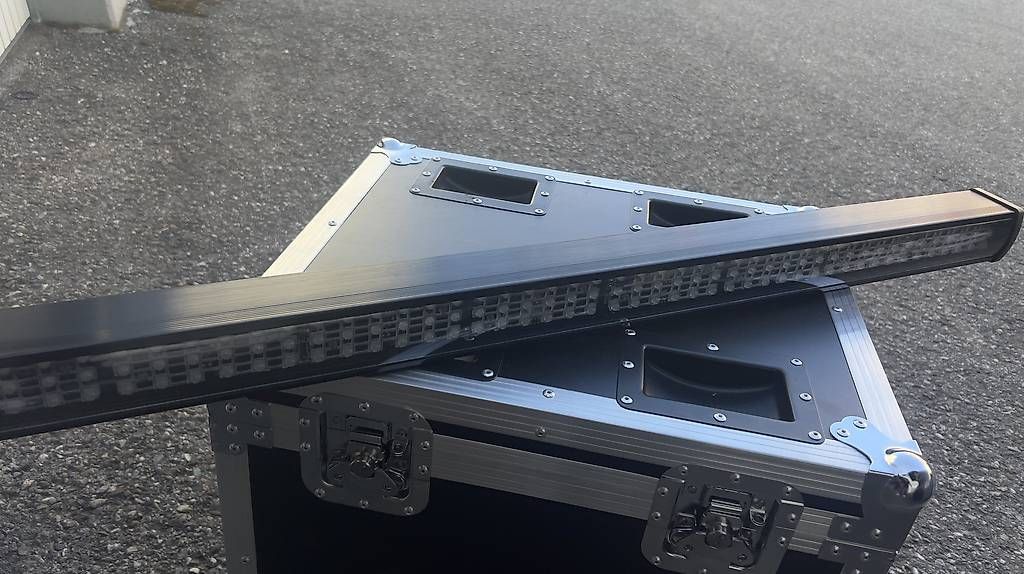 Lampade: Dj - Barre LED RGB – Usato da La Chaux-de-Fonds venduto da vmateus 2