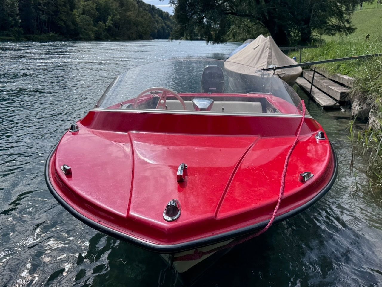 Boote: 8-PS Motorboot 4-plätzig – Gebraucht aus Herrenschwanden von Domperignon 4