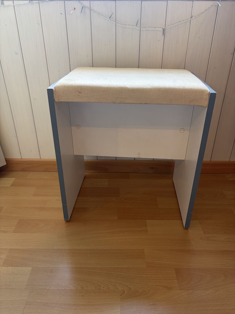Letti: Ensemble chambre enfant lit bureau commode état usagé – Usato da St-Imier venduto da MMD73. 4