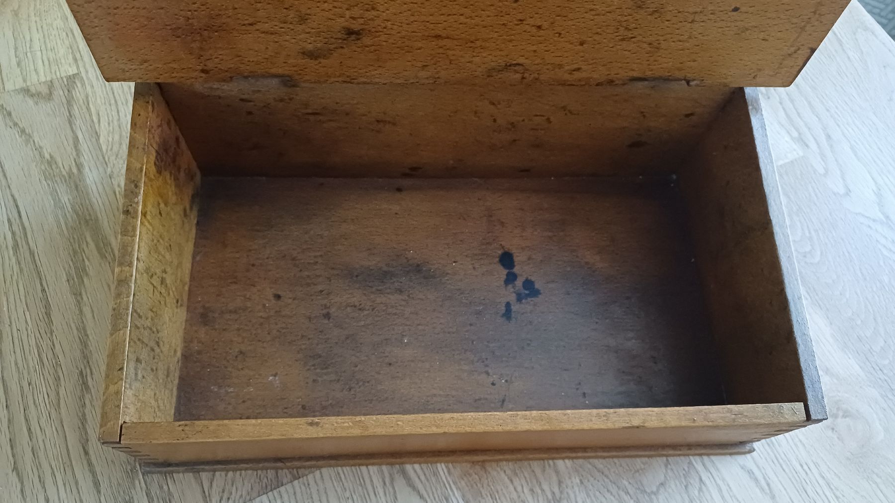 Articoli in legno: Alte Schuhputz Kiste – Usato da Flawil venduto da Naphtali 2