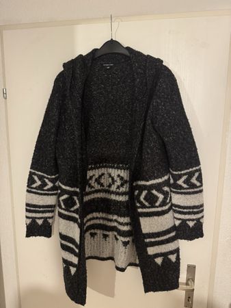 Schöne Strickjacke von Women Only