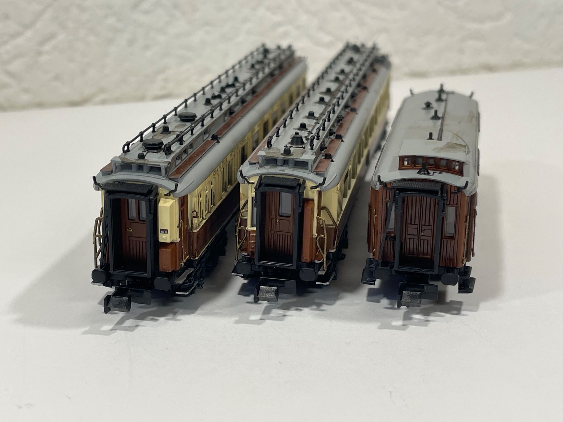 Hobbytrain Modellini di ferrovie: Hobbytrain H22103 3 teiliges Simplon-Express CIWL Set – Nuovo (secondo la descrizione) da Wilderswil venduto da Modellbahn-Shop-Moll 7