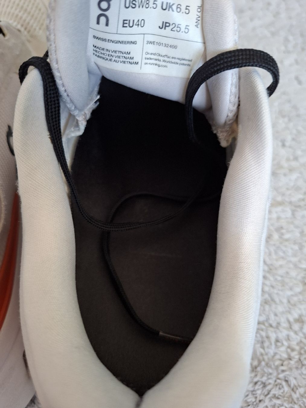 On Scarpe da uomo: Chaussures On Running Cloudrunner blanc orange taille 40 – Usato da Renens VD venduto da ser_j2fn 5