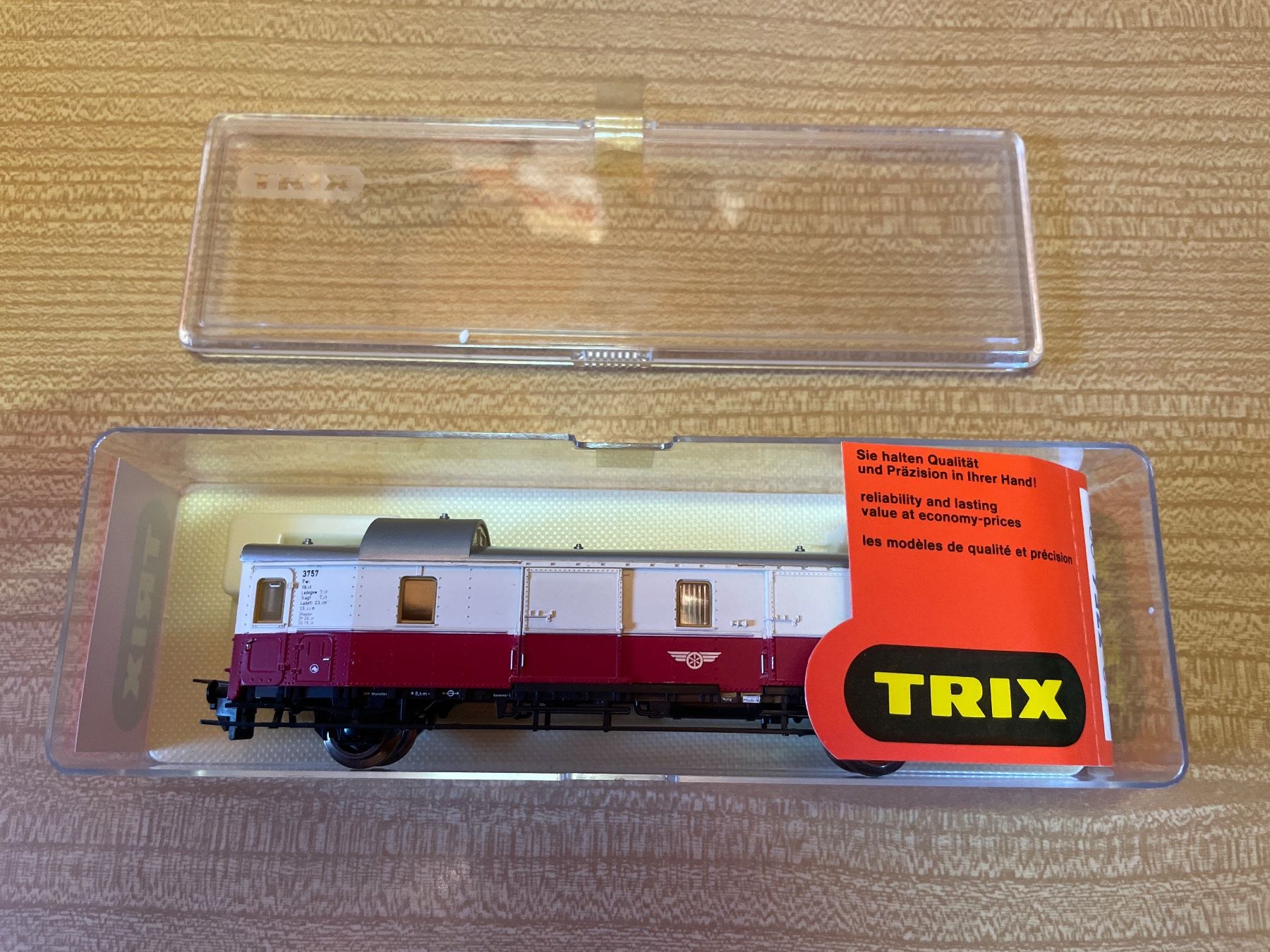 Trix Modelleisenbahnen: Trix H0 weiss rot – Gebraucht aus Suhr von Daneli7 4