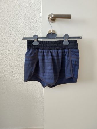 Lululemon Damen Shorts blau gestreift