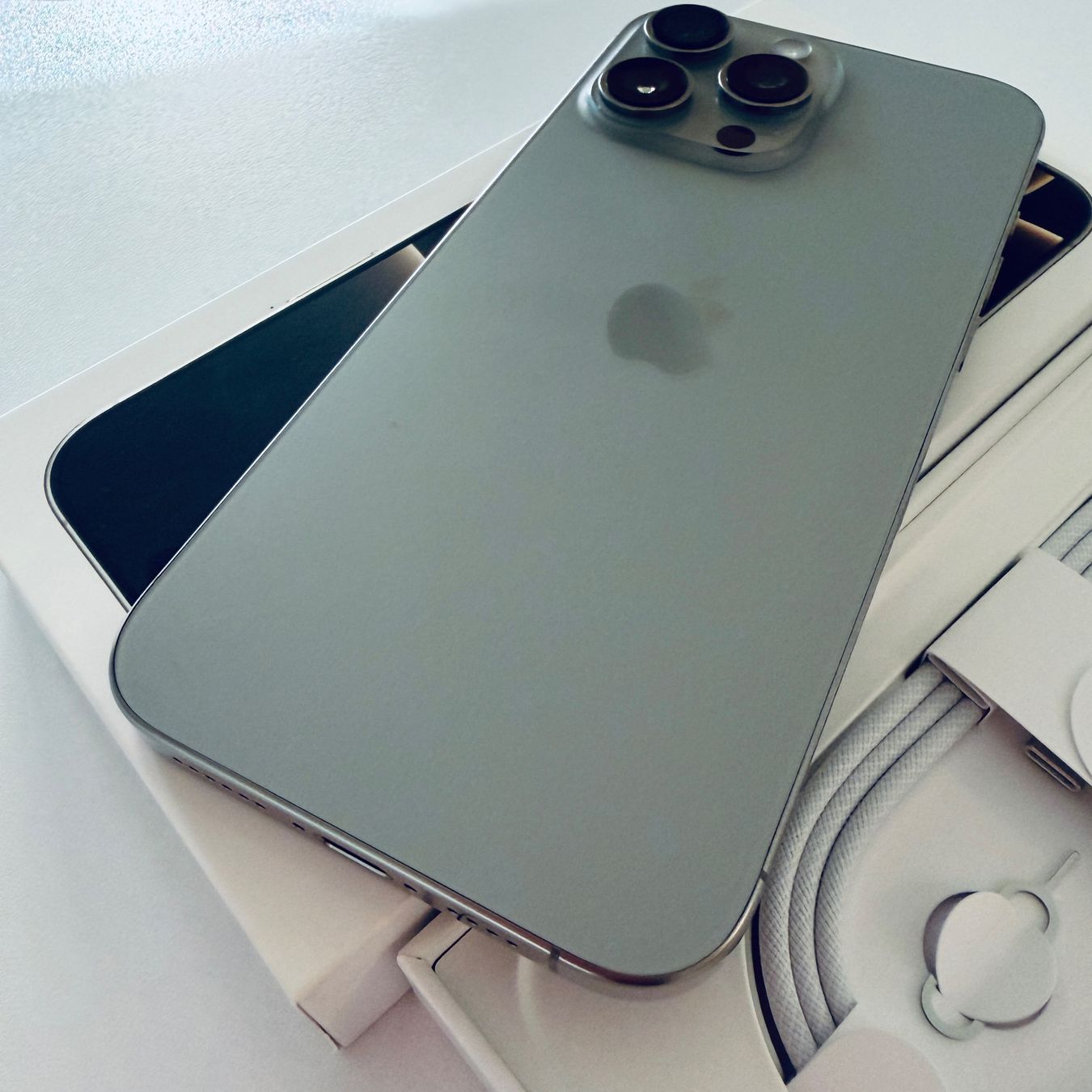 Apple Handys / Smartphones: iPhone 16 Pro Max 256GB Natural, Garantie 07.2027 TopZustand – Gebraucht aus Basel von MY.AIRPODS.SHOP 4