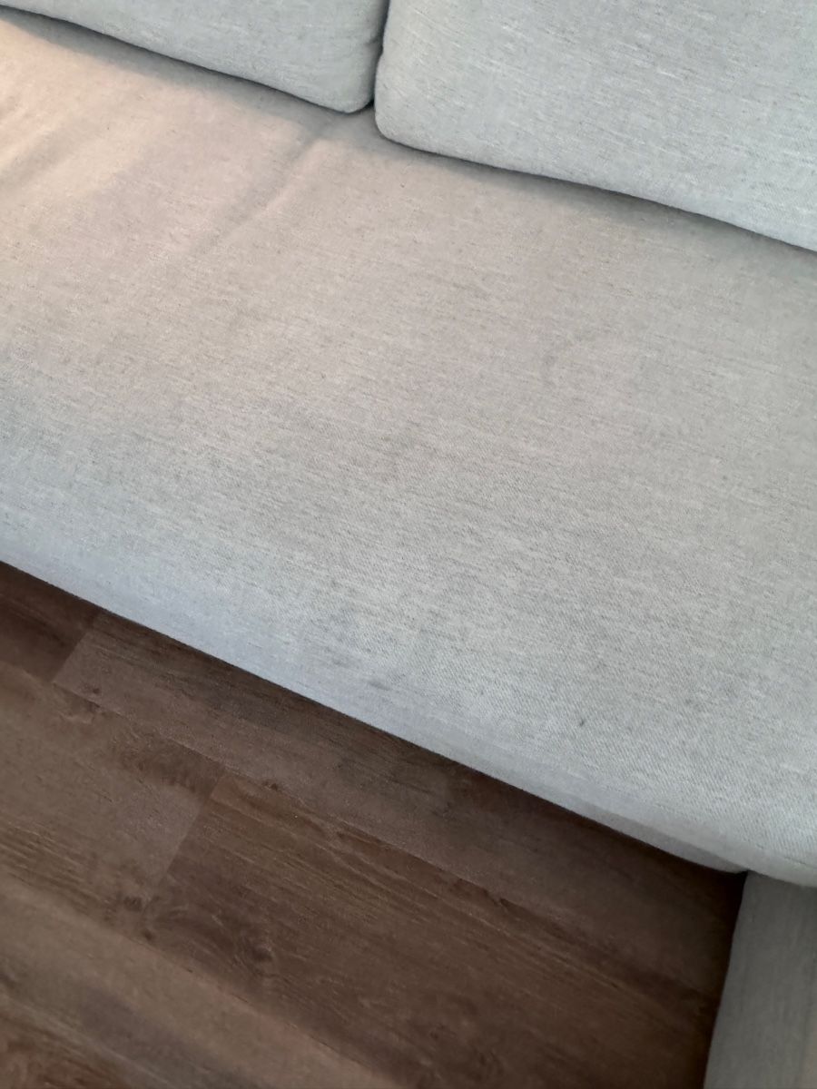 Divani: Bequemes Ecksofa hellgrau/beige mit Flecken – Usato da Lachen SZ venduto da sodascents 2