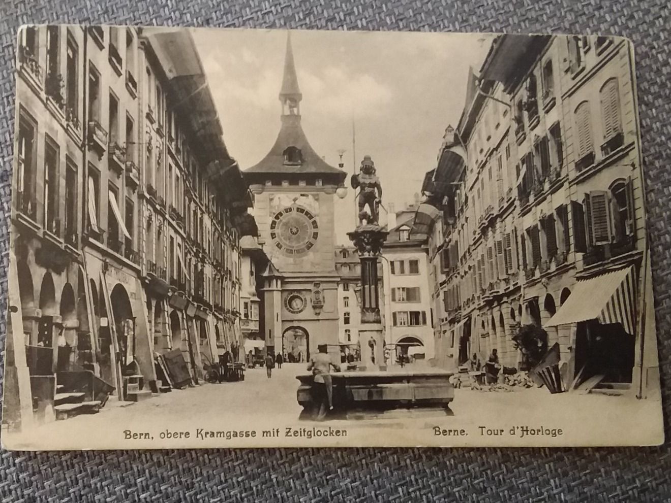Cartoline postali: Bern, obere Kramgasse mit Zeitglocken – Usato da St-Légier-Chiésaz venduto da Theo006