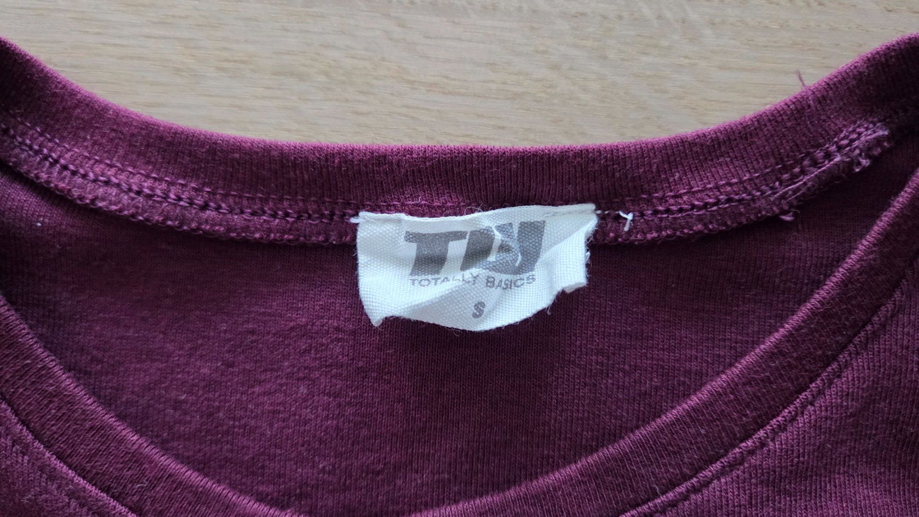 Maglioni & Felpe: Shirt Langarm – Usato da Einsiedeln venduto da kiphrajaya 2