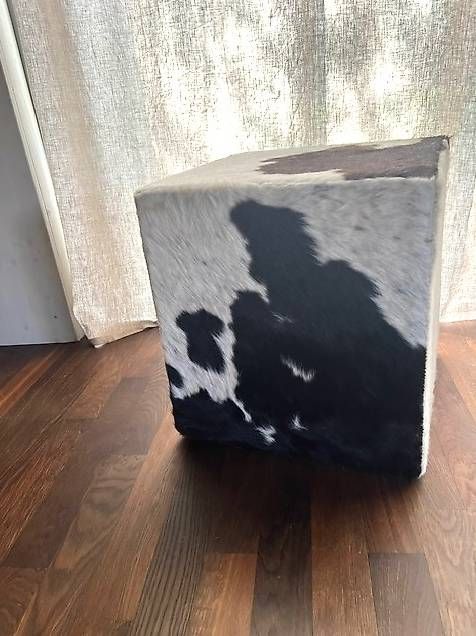 Hocker: Hocker Kuhfell – Gebraucht aus Burg im Leimental von Anna_Wiener 1