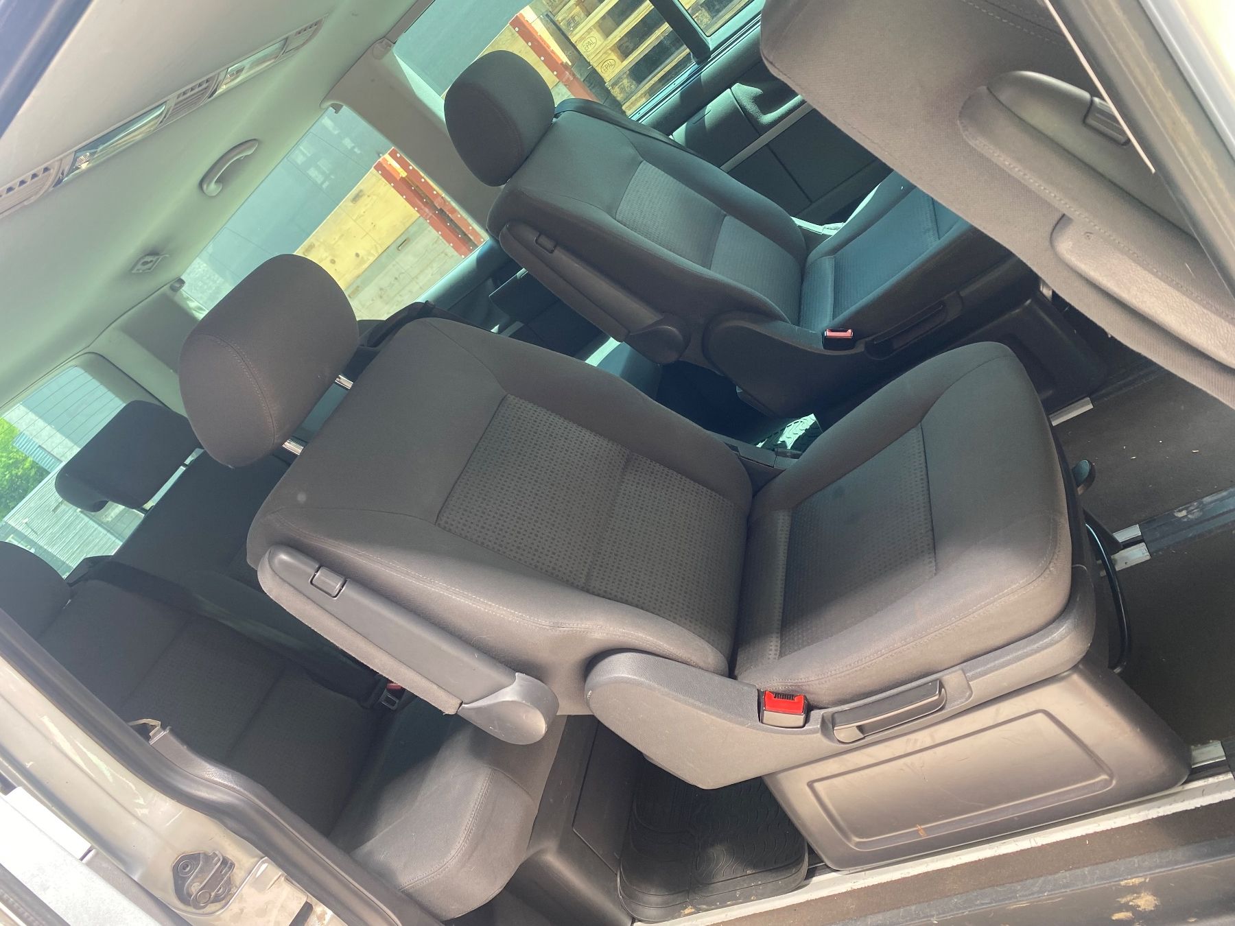 VW Automobili: VW T5 automatique - 2004 - Diesel – Usato da Biel/Bienne venduto da FDominguezM 5