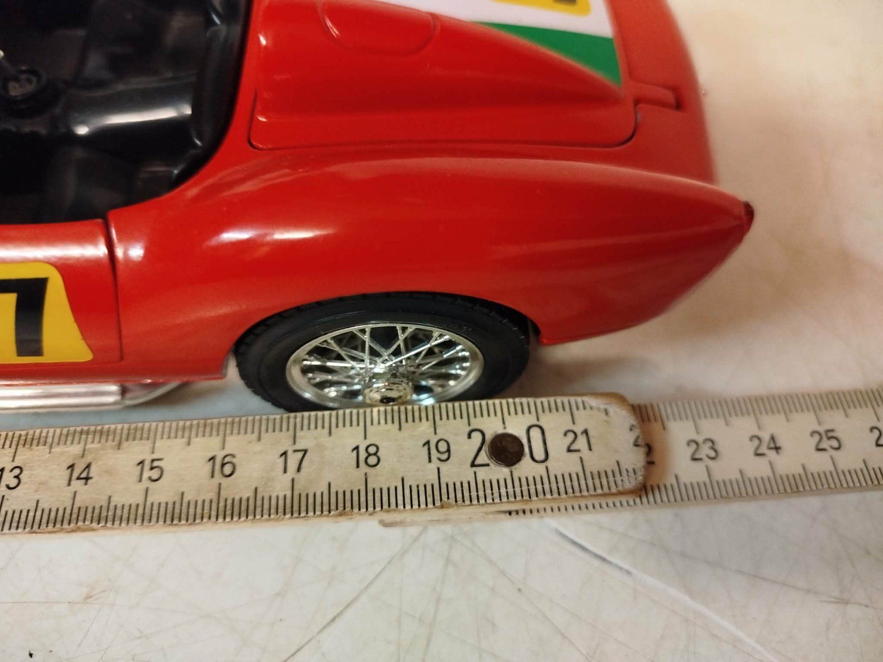 Bburago Modellini d'auto: Burago Ferrari 250 Testa Rossa 1/18 – Usato da La Chaux-de-Fonds venduto da Emmaus2300CDF 6