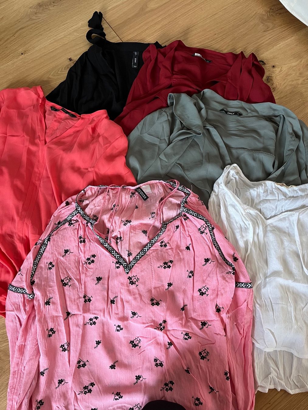 Kleiderpakete: KLEIDERPAKET Langarm Blusen – Gebraucht aus Wangen SZ von selinaf97