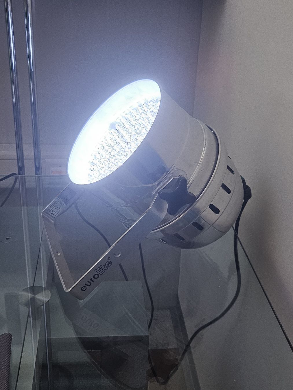 Fari: Eurolite LED PAR-56 Scheinwerfer gebrauchter Zustand – Usato da Busswil BE venduto da Topsign