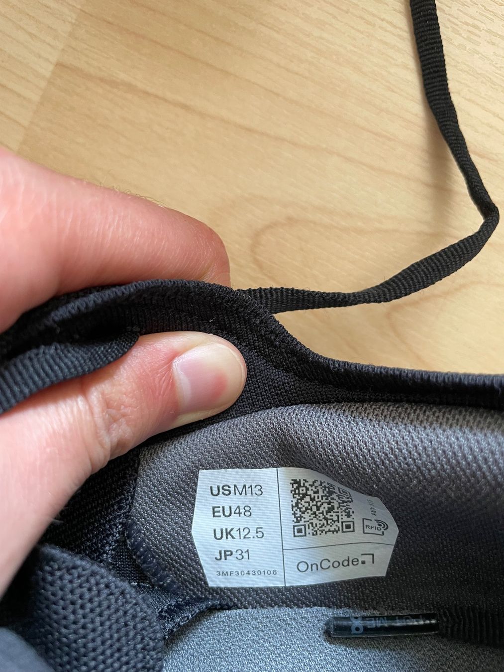On Scarpe da uomo: ON Cloudsurfer Max schwarz, Gr. EU 48, top erhalten! – Usato da Zürich venduto da nutzer04 4