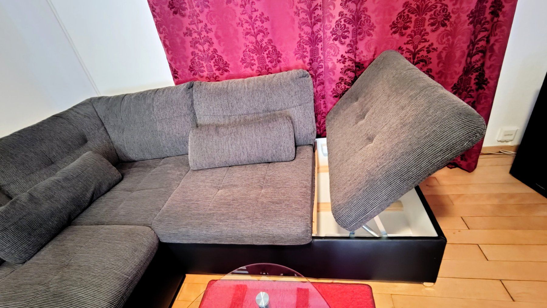 Divani: Grosses Sofa / Bettsofa mit Bettzeugkasten + Salontischli – Usato da Luzern venduto da sandy-mary 8