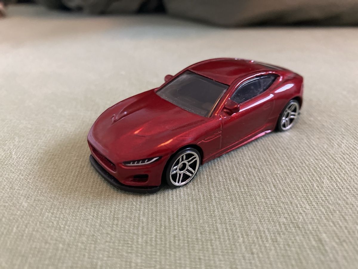 Hot Wheels Modellini d'auto: Hotwheels Jaguar F Type – Usato da Luzern venduto da tra_t8h7